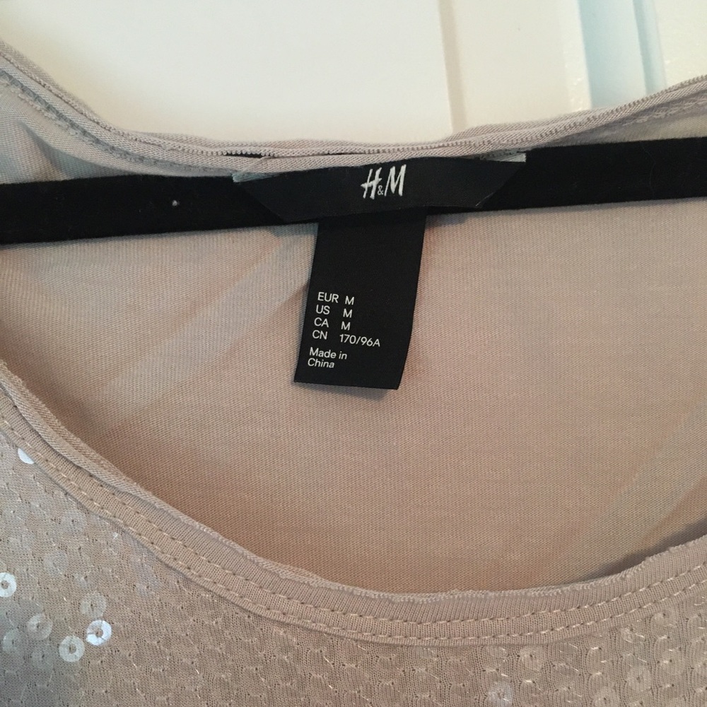 H&M Top - Picture 2 of 2